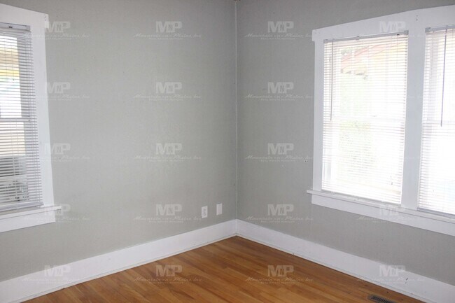 Foto del edificio - 639 S Whitcomb St