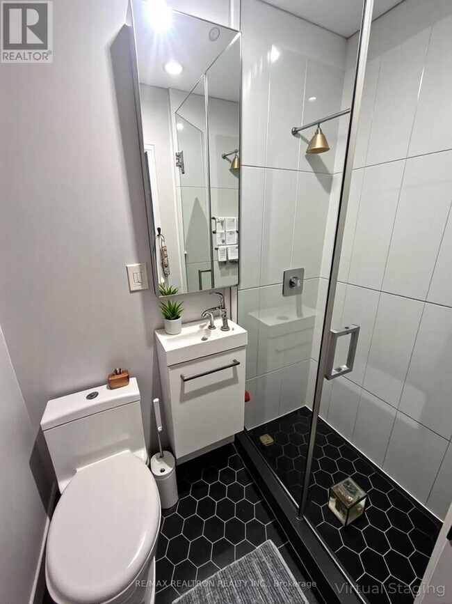 Photo du bâtiment - 1492 Dundas St E