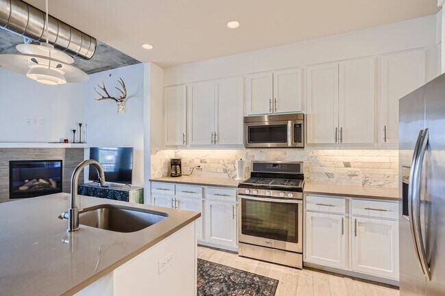 Foto del edificio - Boulder Bliss: Fully Furnished Studio