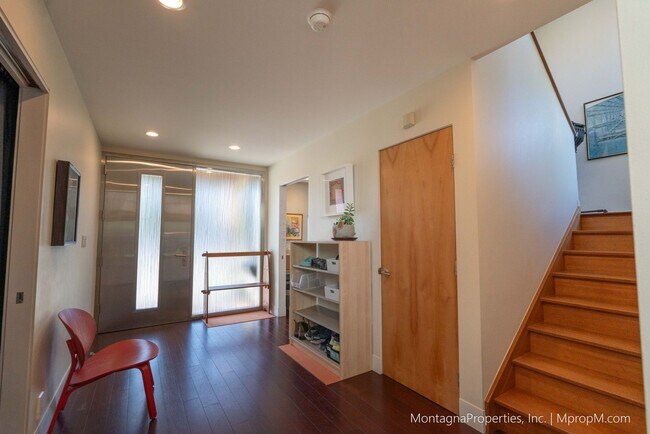 Building Photo - Custom Silicon Valley Modern Dream Home Av...