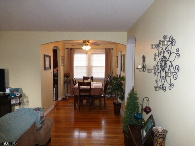 Foto del edificio - 56 St Charles Ave