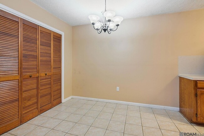 Foto del edificio - 8578 Longwood View Ave