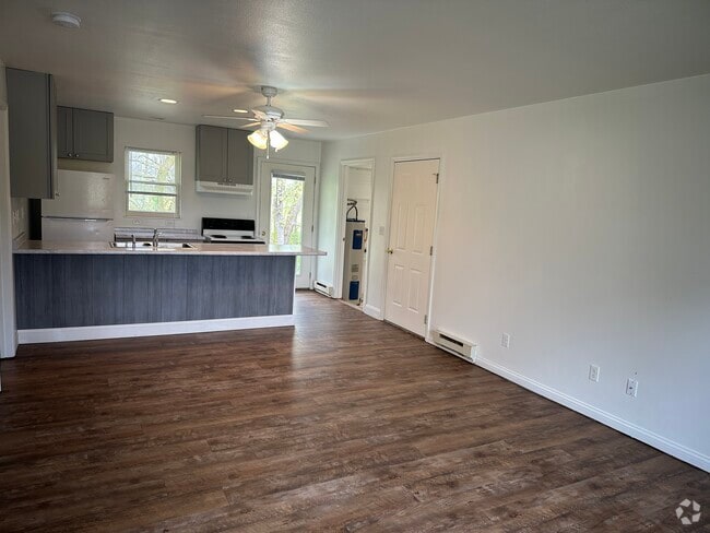 Building Photo - 401 Clearfork Dr