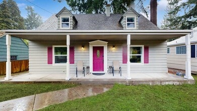 Building Photo - Pet-Friendly NE Portland Home with 2.5 Baths & Parking for Up to 3 Cars