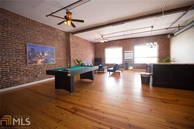 Foto del edificio - 150 Walker St SW