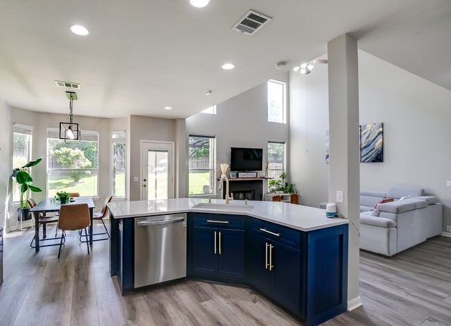 Foto del edificio - 2149 Paradise Ridge Dr
