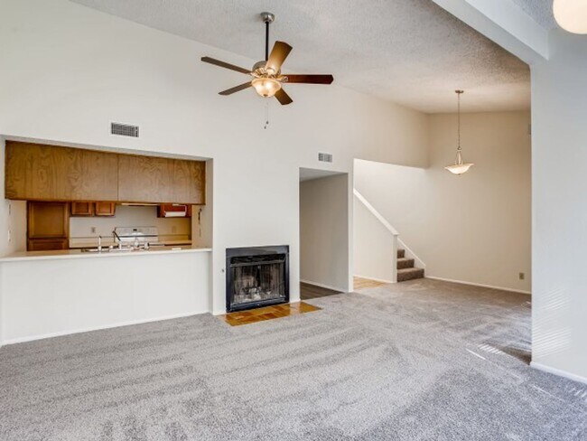 Building Photo - 3BR/2 Bath duplex in San Antonio