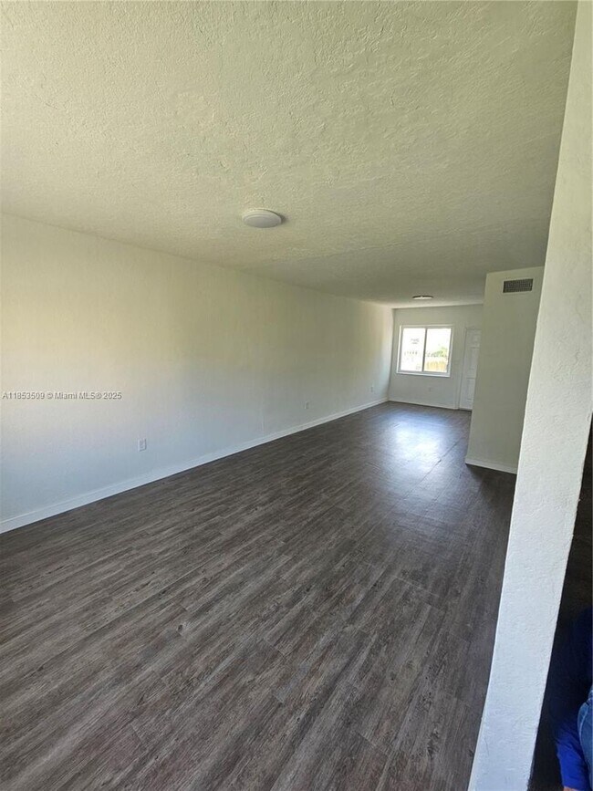 Foto del edificio - 225 NW 84th Terrace