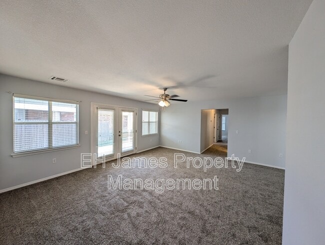 Foto del edificio - 6945 E 46th Pl