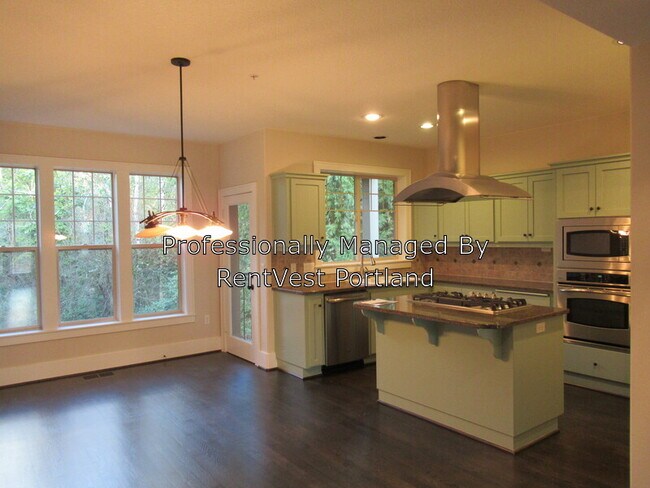Building Photo - 5071 W Sunset Dr