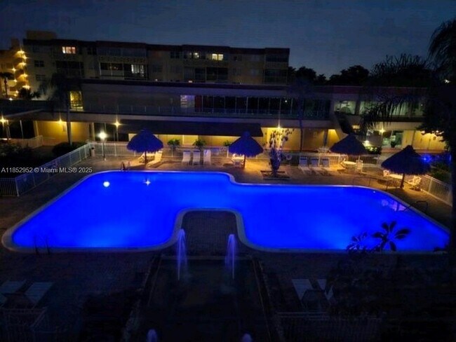 Foto del edificio - 404 NW 68th Ave