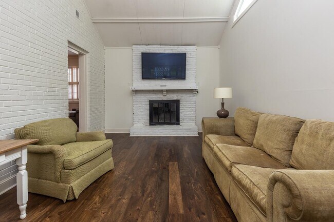 Building Photo - 537 Eastbourne Pl