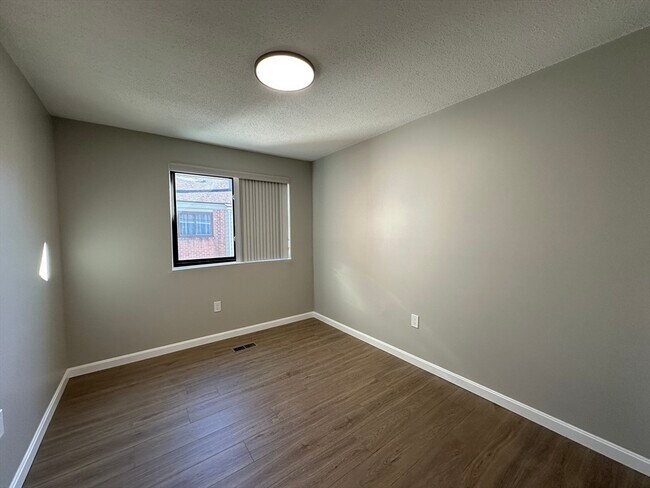 Foto del edificio - 79 Greenbrook Dr