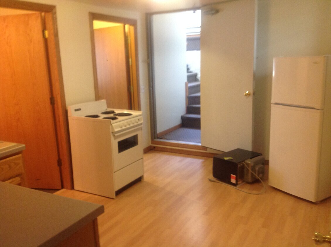 Primary Photo - 304 N Carroll St