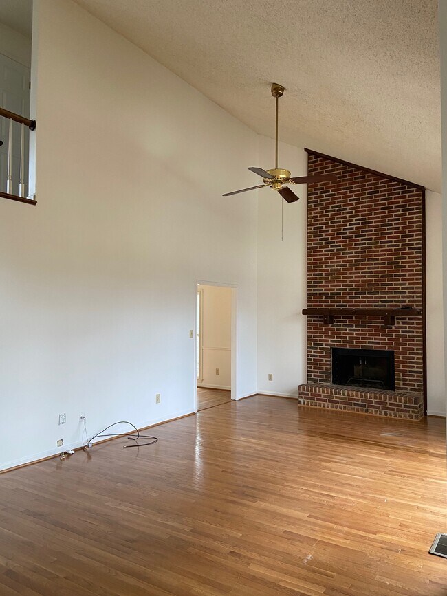 Foto del edificio - 223 Cambo Ter