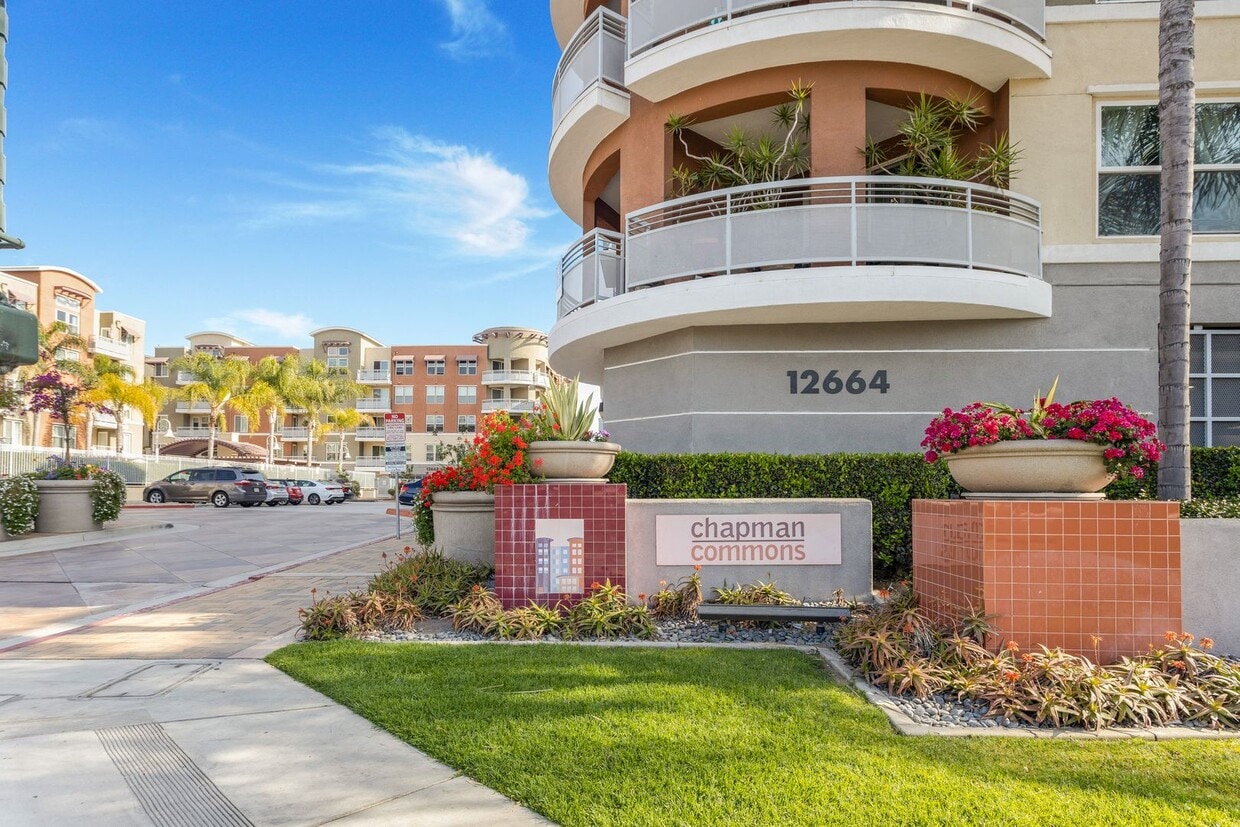 Primary Photo - RESORT Living, modern upgraded Condohome i...