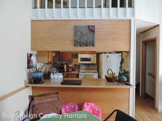 Building Photo - 270 Elk Hill Dr