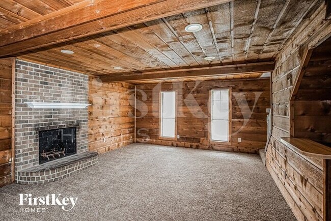 Building Photo - 6080 Selkirk Dr