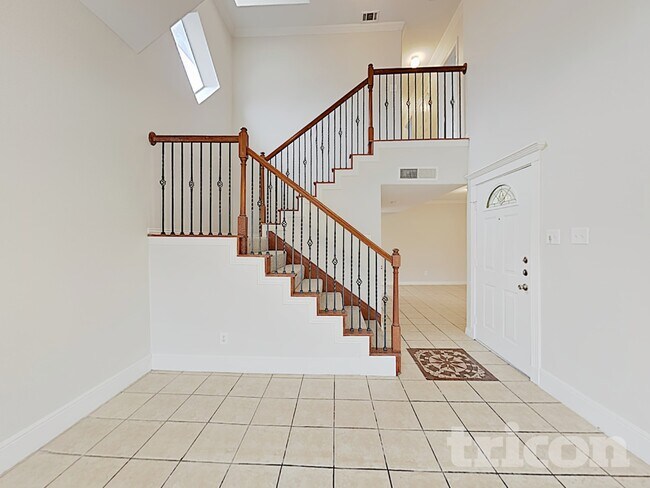 Foto del edificio - 822 Foxridge Dr