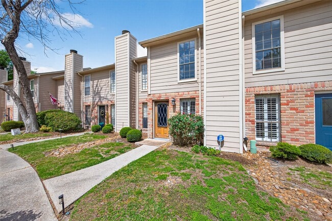 Foto del edificio - 6700 Richardson Rd