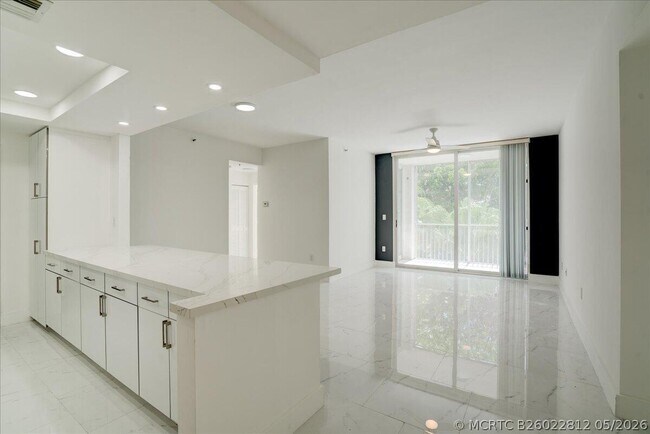 Foto del edificio - 9805 NW 52nd St
