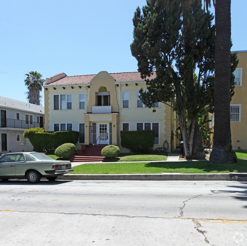 Building Photo - 1851 N Normandie Ave