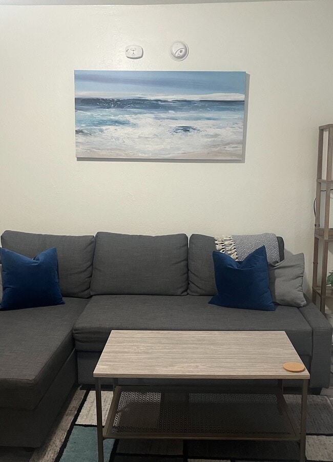 Building Photo - 1717 Main St