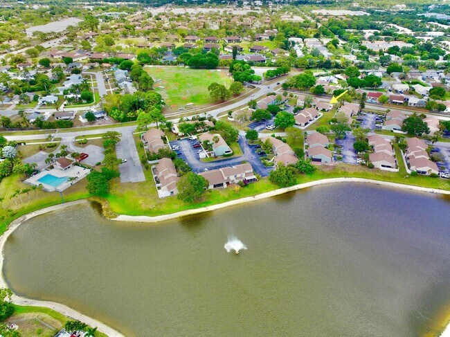 Foto del edificio - 104 Lakewood Dr