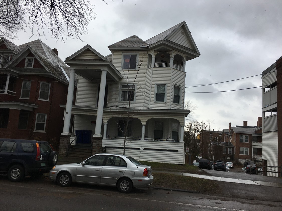 17 S Willard St Unit Studio, Burlington, VT 05401 Apartments 17 S