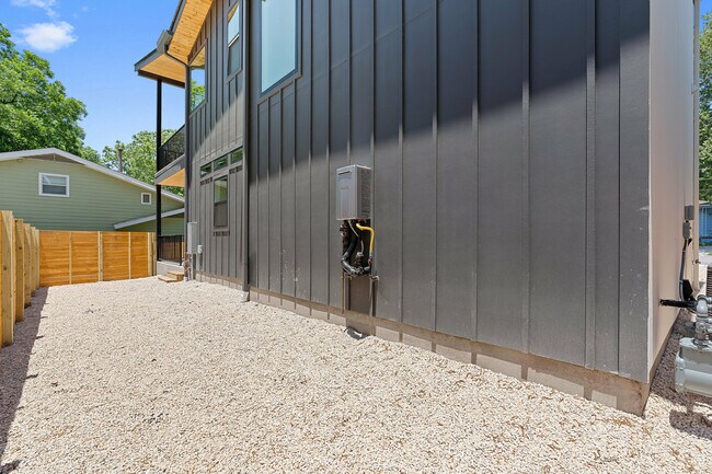 Foto del edificio - 909 Payne Ave