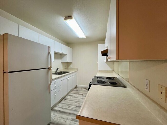 Building Photo - Aeloa Terrace: 2 Bed, 2 Bath Townhome w/ 2...
