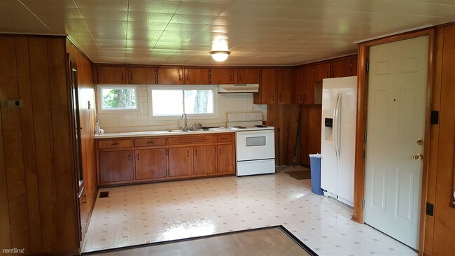 Building Photo - 2 br, 1 bath House - 113 E Wadsworth Circle