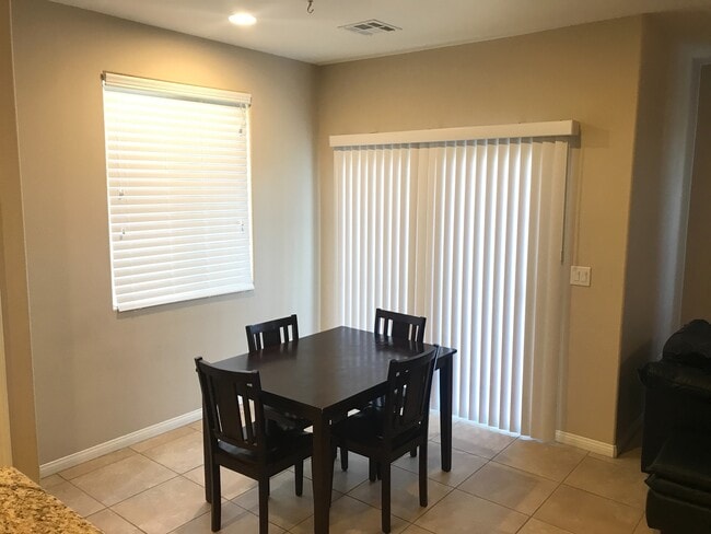 Building Photo - PERFECT 3 BED /2.5 BATH IN LAS VEGAS!