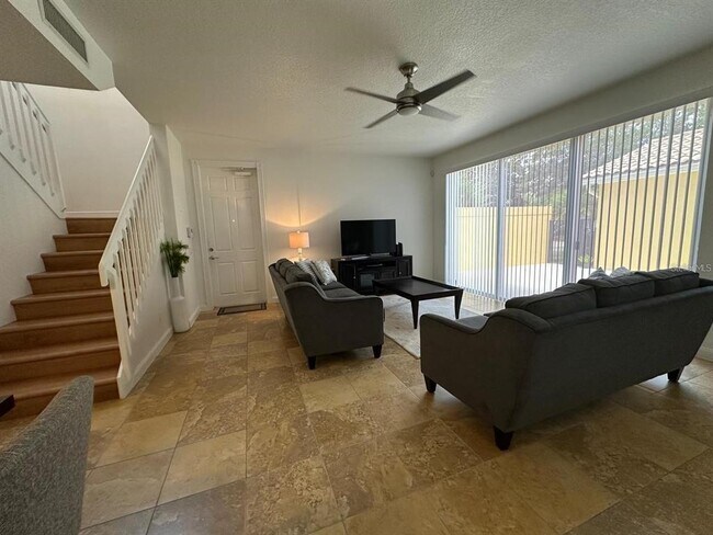 Foto del edificio - 8523 Leatherleaf Ln