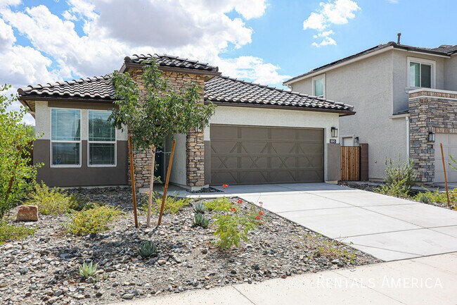 Building Photo - Gorgeous 3 bed/2 bath in Lucero at Estrell...
