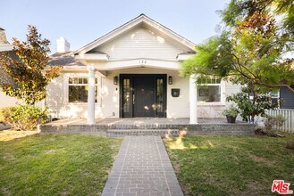 Building Photo - 122 N Wilton Pl