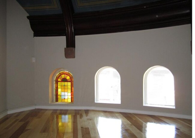 Building Photo - 27 Bow St