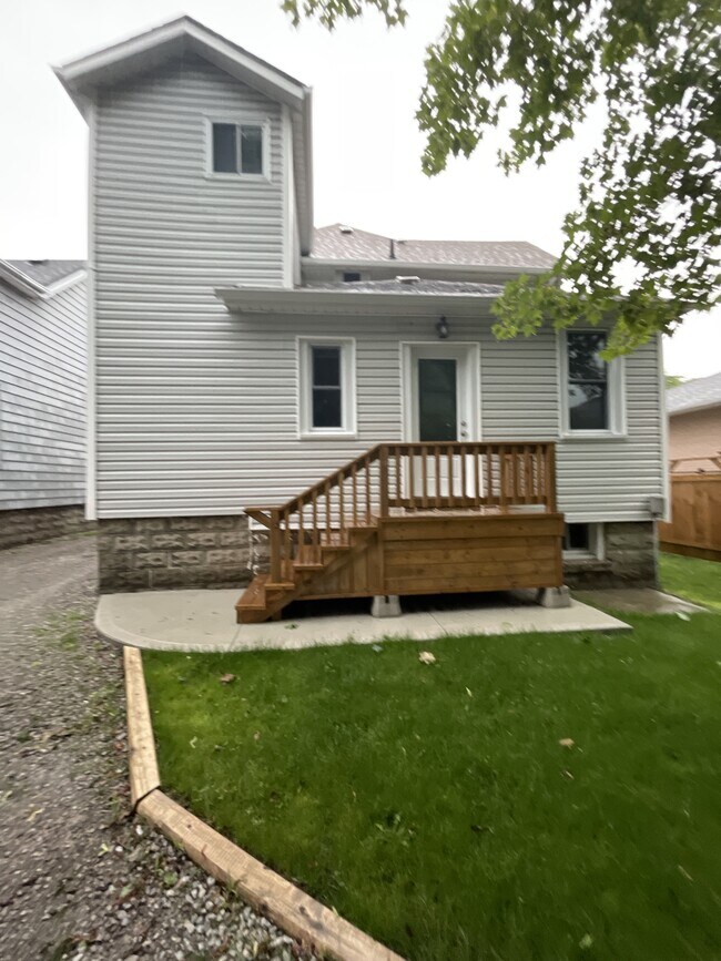 Photo du bâtiment - 162 Vidal St S