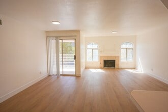 Building Photo - 4555 E Sahara Ave