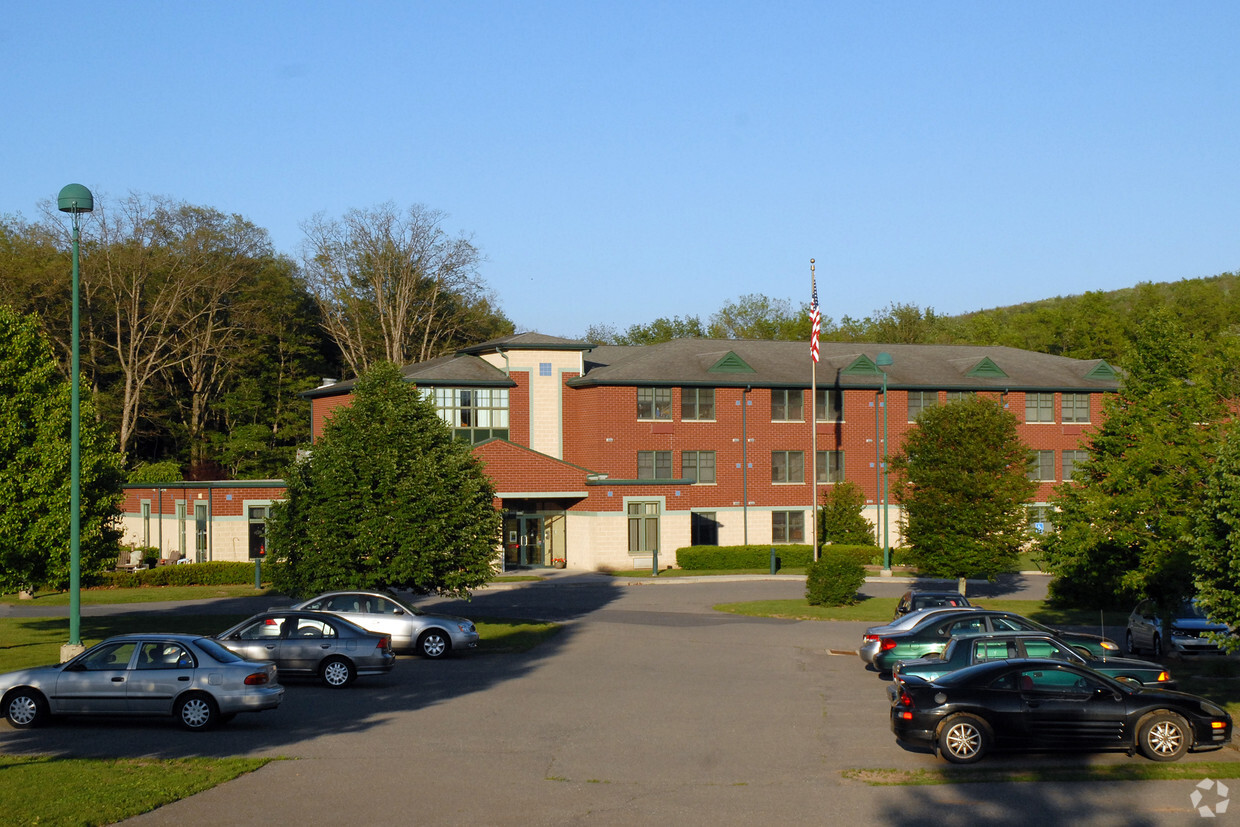 Building Photo - Evergreen Apartments