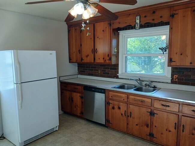 Foto del edificio - 323 Shoreline Dr