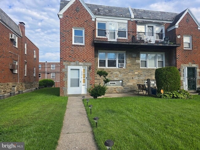 Photo - 934 Durard St Townhome