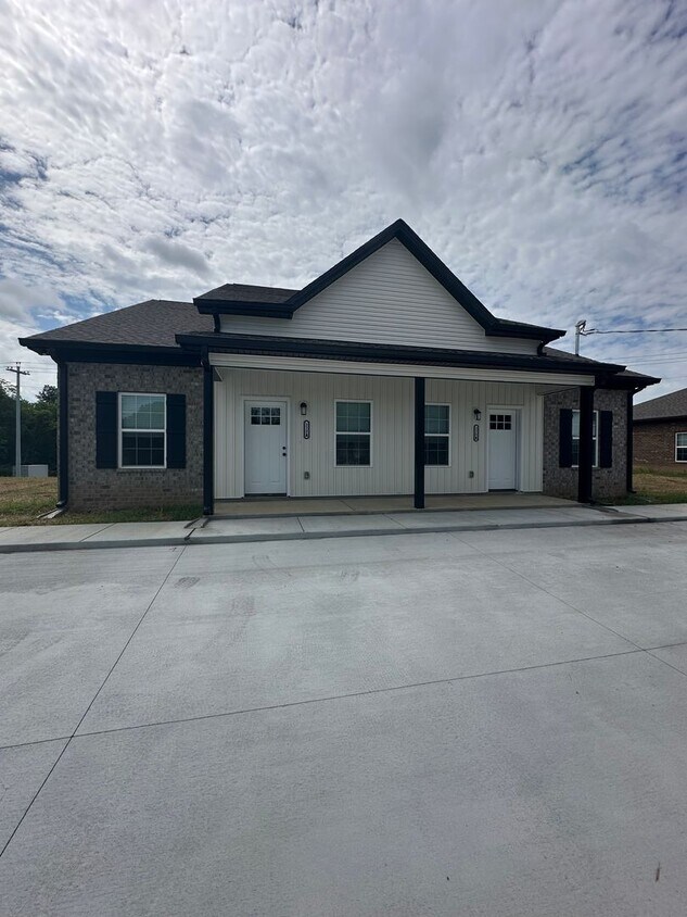 BRAND NEW 3 Bedroom Apartment in Shelbyville! - BRAND NEW 3 Bedroom Apartment in Shelbyville!