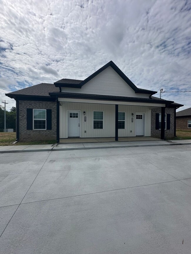 BRAND NEW 3 Bedroom Apartment in Shelbyville! - BRAND NEW 3 Bedroom Apartment in Shelbyville!