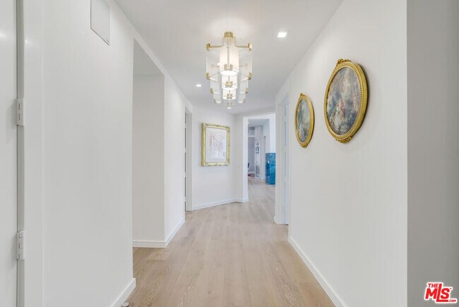 Foto del edificio - 10100 Empyrean Way