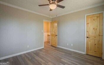 Building Photo - 1235 Riverside Dr