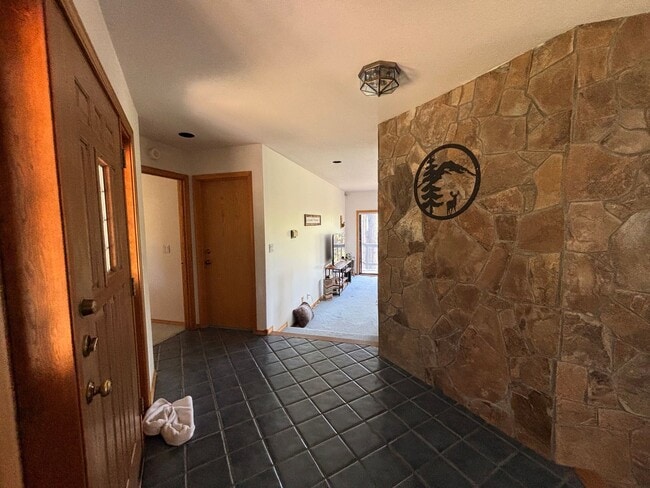Building Photo - Stunning 3 Bed/ 2.5-Bath Home on the River...