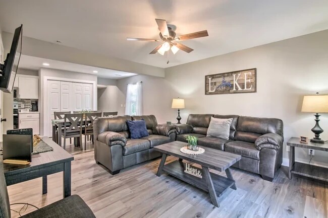 Unit 1 Living Room/Dining - 1 South