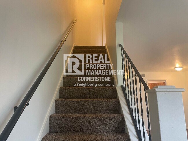 Foto del edificio - Move In Ready Townhome