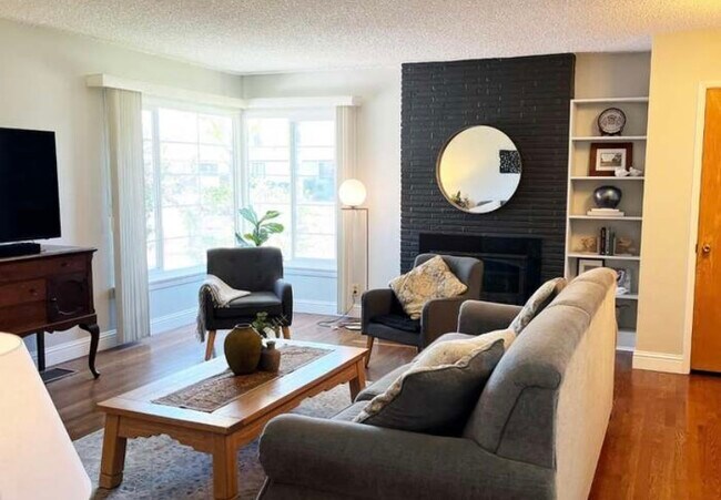 Foto del edificio - 3737 N Howard Ave